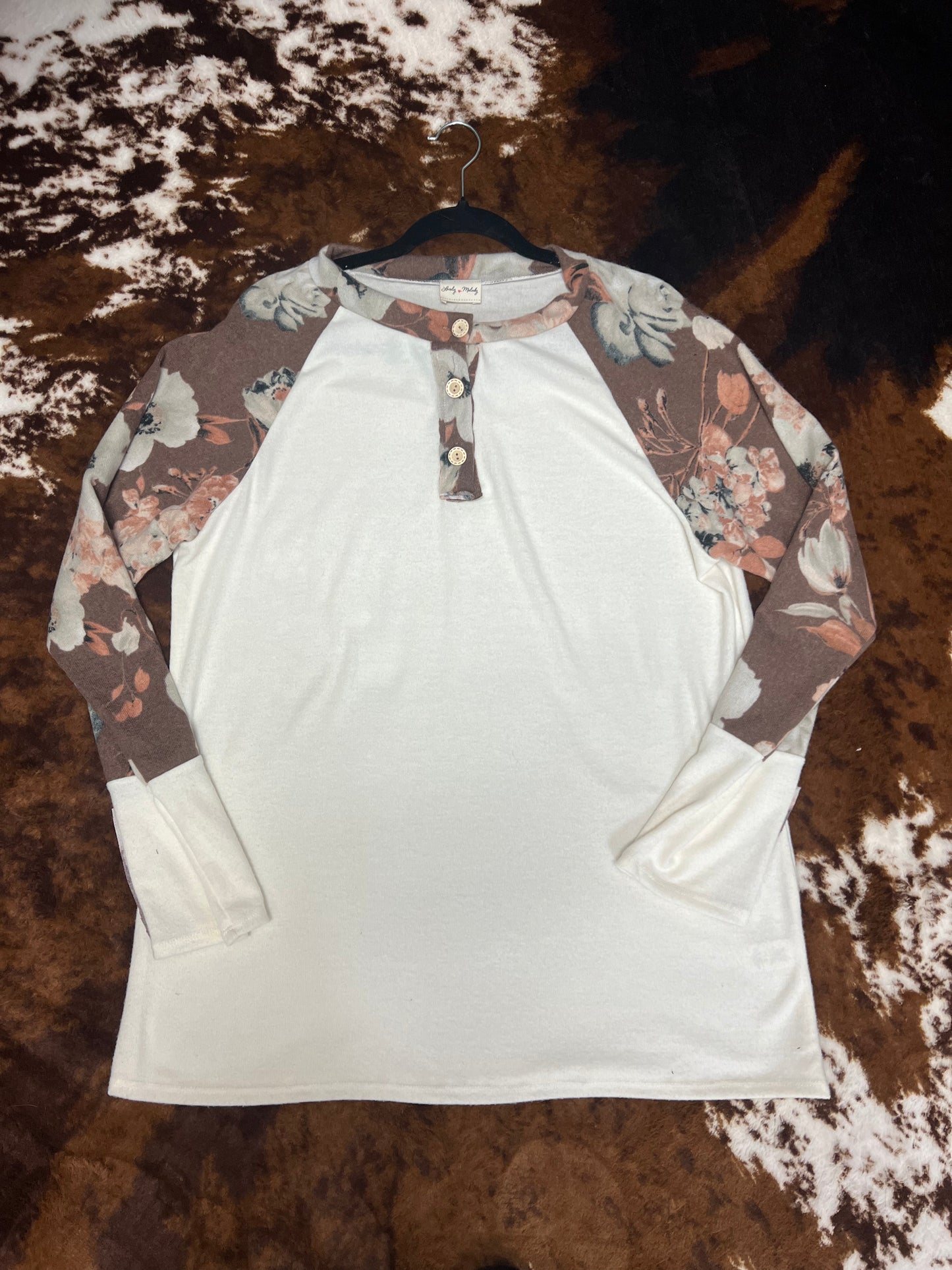 White flower top PLUS SIZE